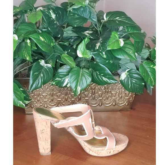 TOMMY HILFIGER - Tan and White Heeled Mules - 8M - Picture 4 of 7